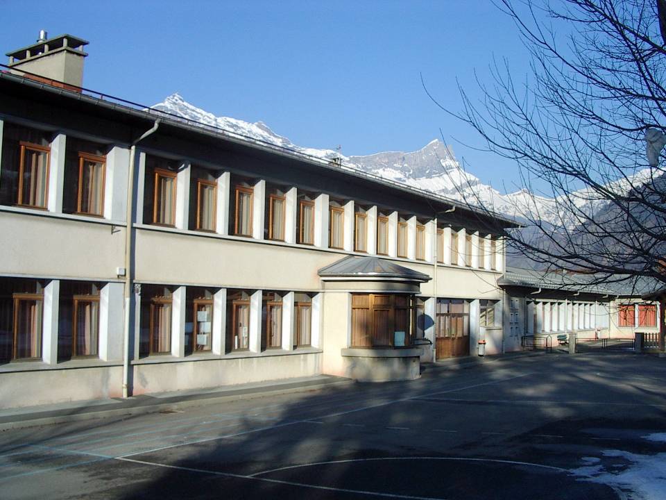 L’école de l’Abbaye, façade sud (cliché Bernard Théry)