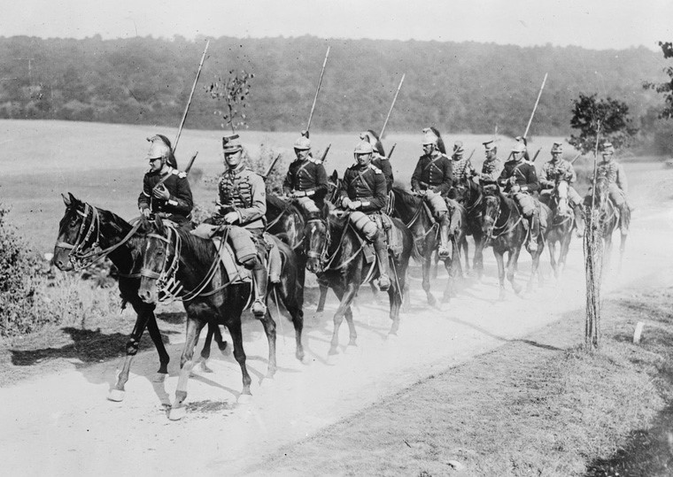 French dragoon and chasseur soldiers at the beginning of World War One (site scrapironflotilla) 
