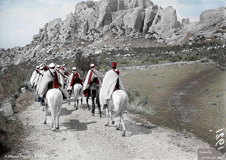 Group of Moroccan Spahis leaving Saint-Rémy-de-Provence (near Marseilles) for Arles. Provence, South of France, April 1917, © Alliance Française de Dhaka (site scrapironflotilla) 