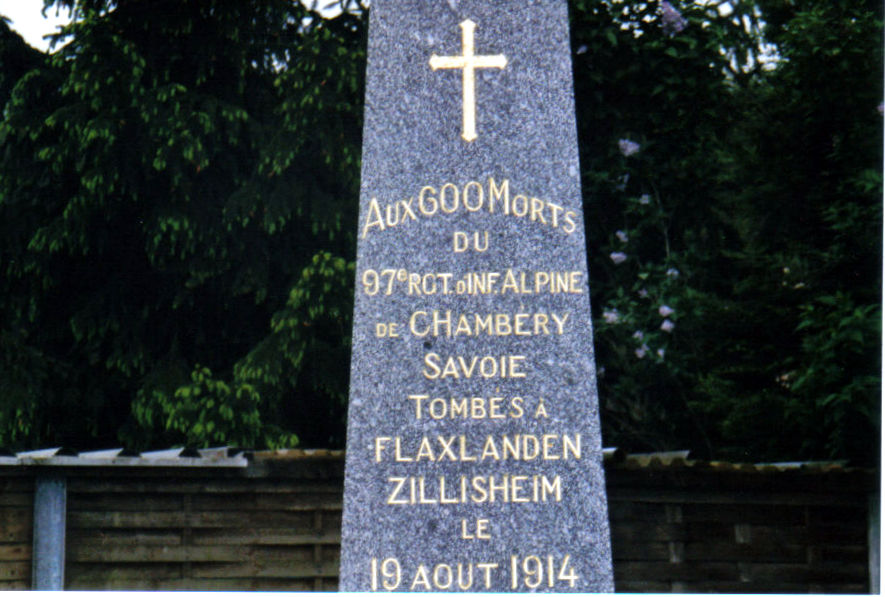 Monument de Flaxlanden aux 600 morts du 97e R.I. tombés le 19 août 1914. (site jpierre.dagand) 
