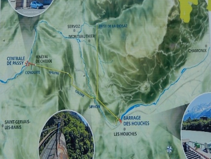 Panneau d’information EDF à Marlioz : Remplacement de la conduite forcée de la centrale hydroélectrique de Passy (cliché Bernard Théry, août 2014)