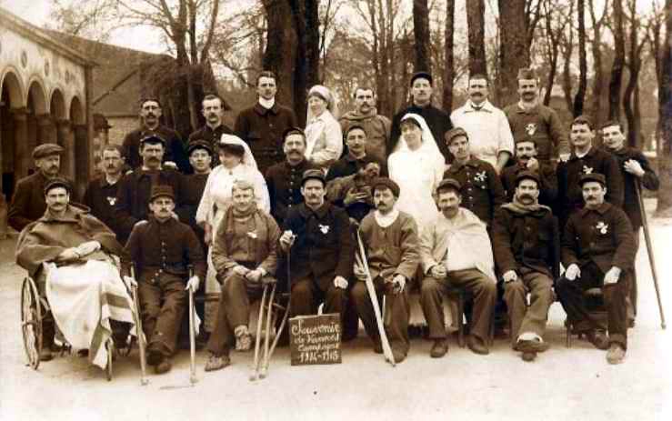 Infirmières à l’Hôpital militaire, 56-Vannes 1914-1915 (site 87dit.canalblog.com)