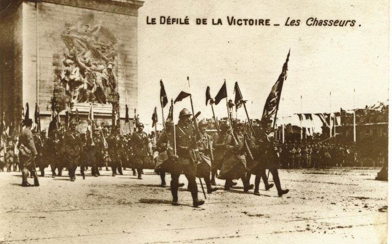 Défilé de la Victoire, 14 juillet 1919 : Les Chasseurs (site diables-bleus-du-30e)